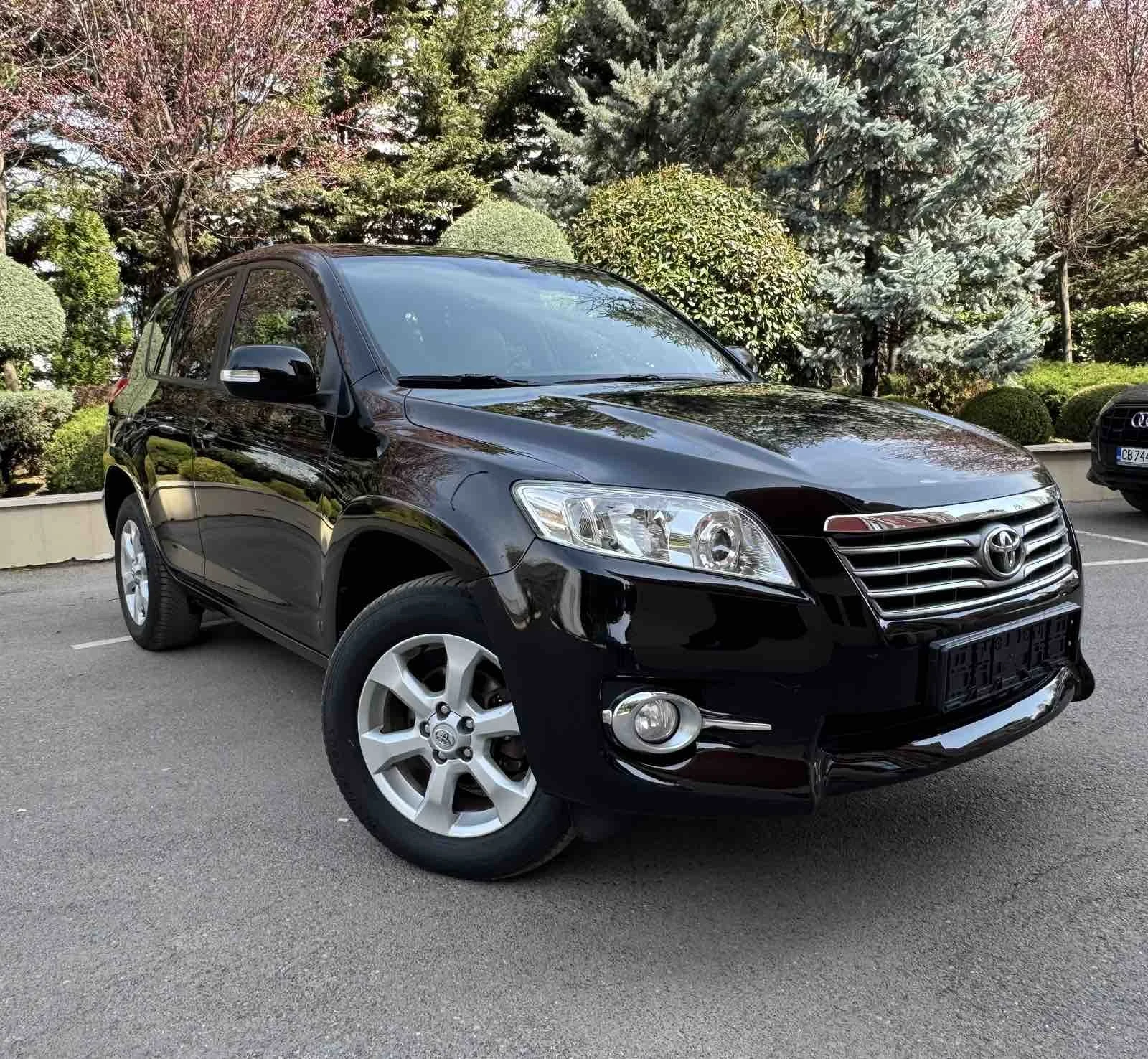 Toyota Rav4 2.2 D-4D 4X4, КАТО НОВА ! - изображение 2
