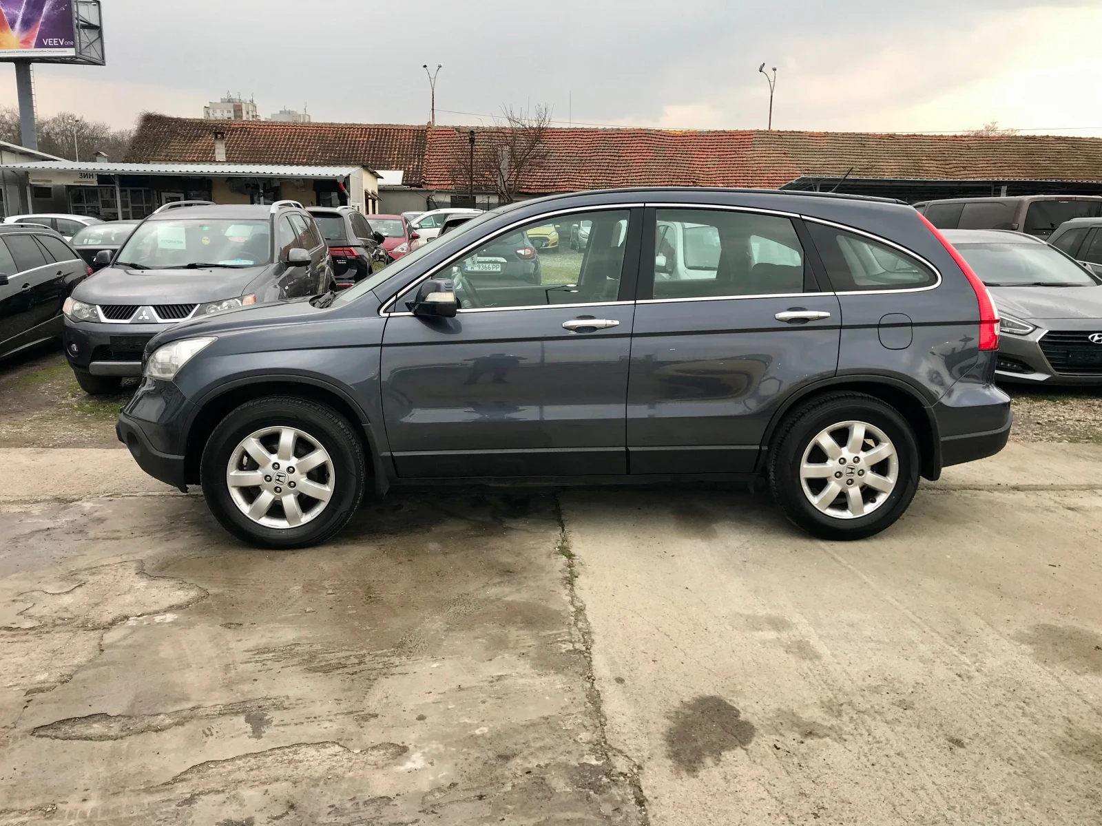 Honda Cr-v 2.2-140kc.-4x4 - изображение 4