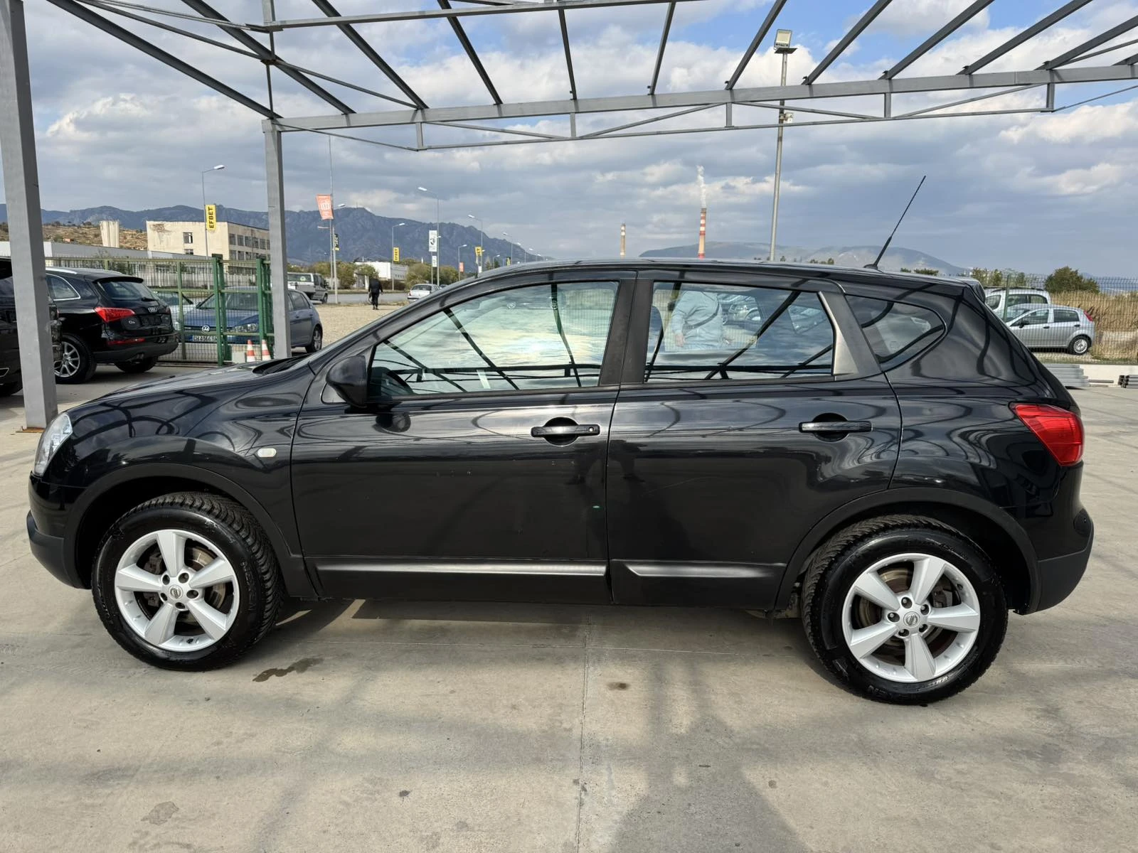 Nissan Qashqai 1.6* 115ps* GAS* КЛИМАТРОНИК, снимка 2 - Автомобили и джипове - 53735909