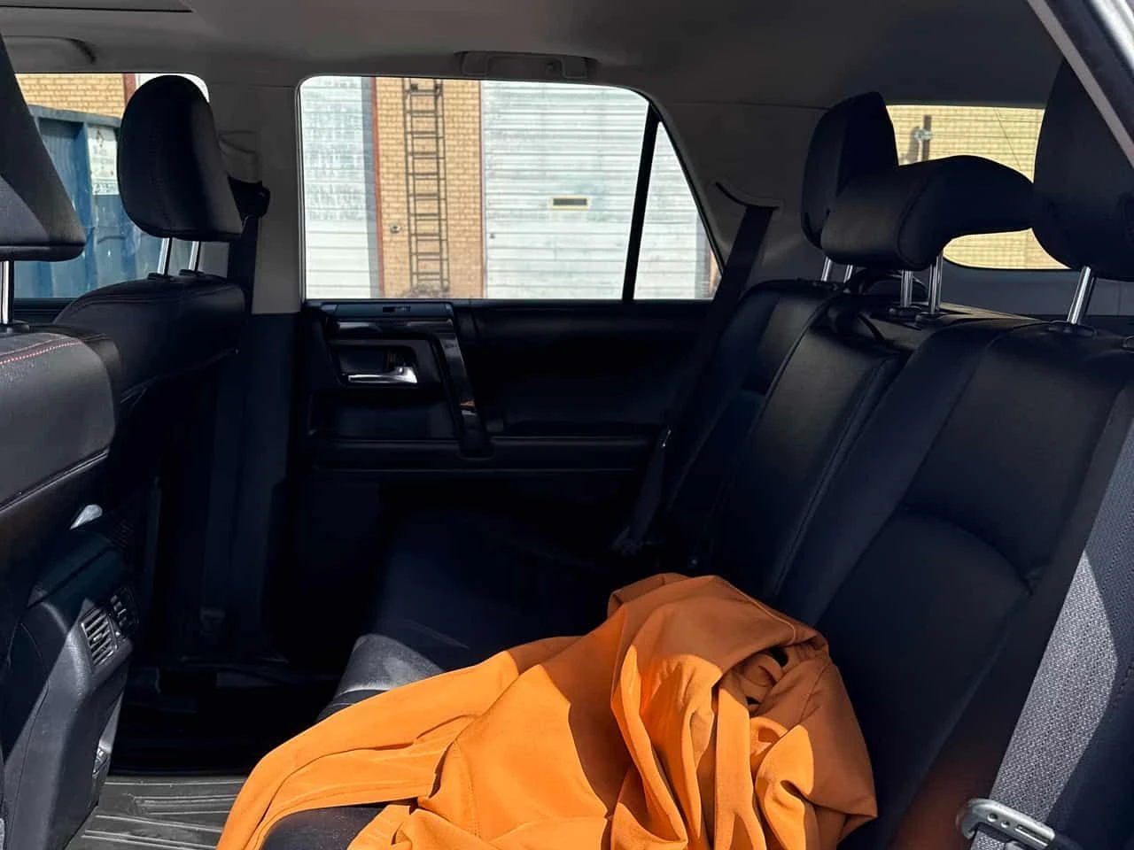 Toyota 4runner SR5 PREMIUM/ШИБИДАХ/ЛИЦЕНЗИРАН ПРОДАВАЧ, снимка 11 - Автомобили и джипове - 54109792