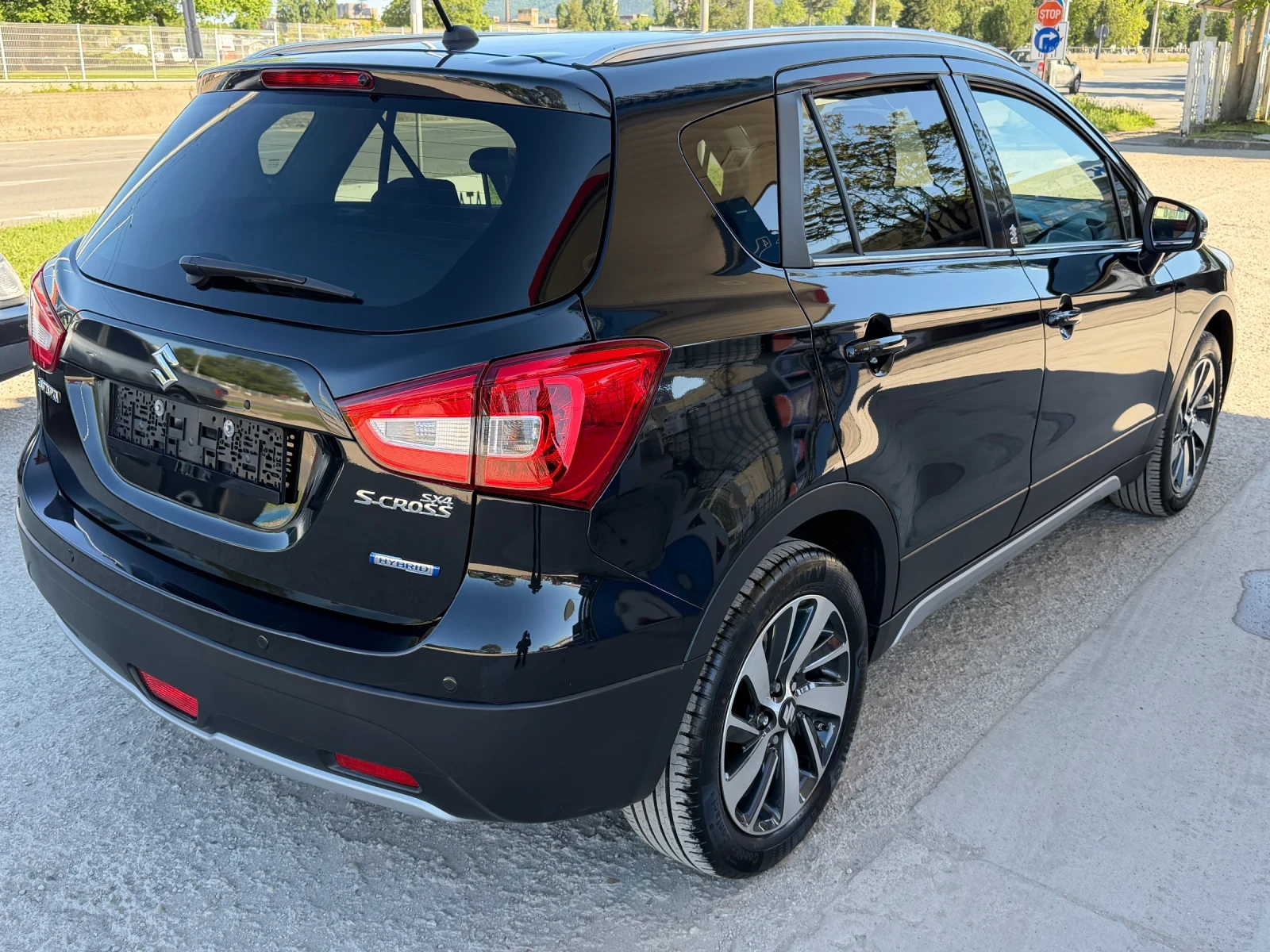 Suzuki SX4 S-Cross HYBRID-34800km, снимка 6 - Автомобили и джипове - 54548704