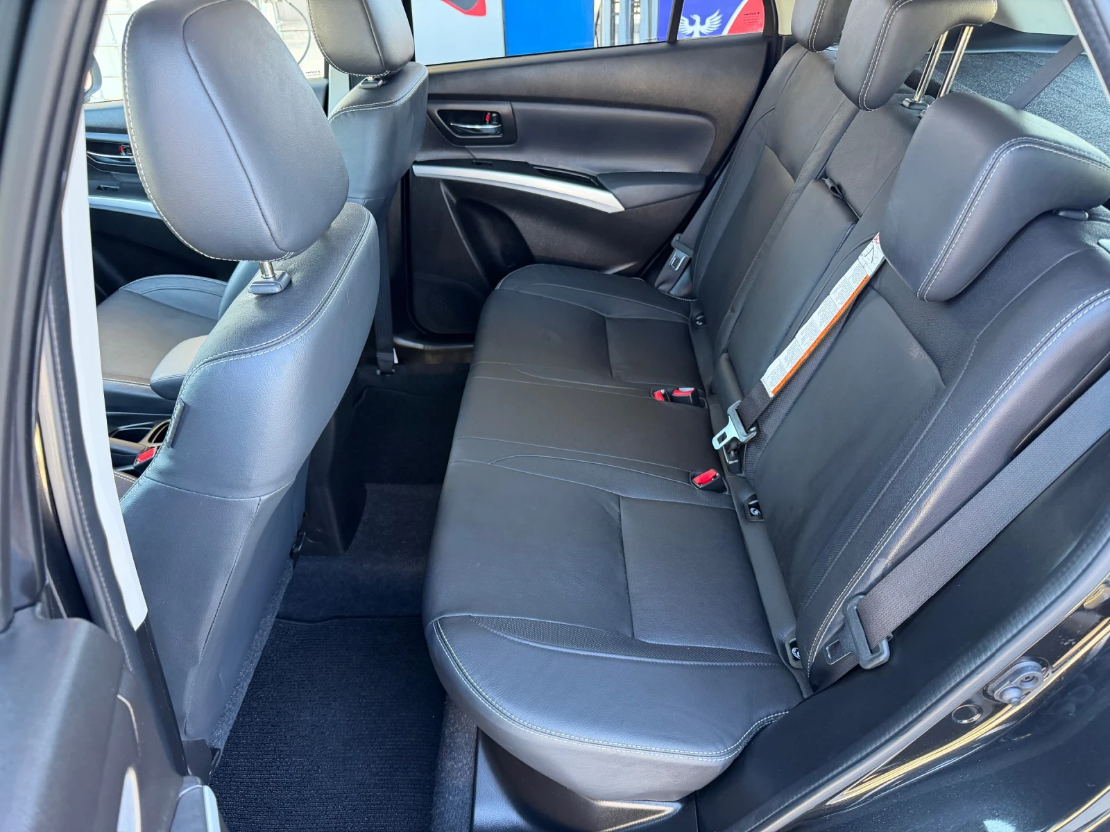 Suzuki SX4 S-Cross HYBRID-34800km, снимка 8 - Автомобили и джипове - 54548704