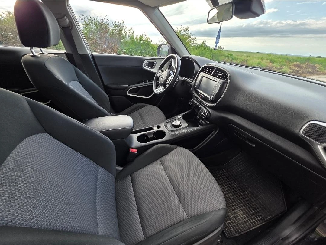 Kia Niro 64KW Термопомпа, снимка 13 - Автомобили и джипове - 54772682