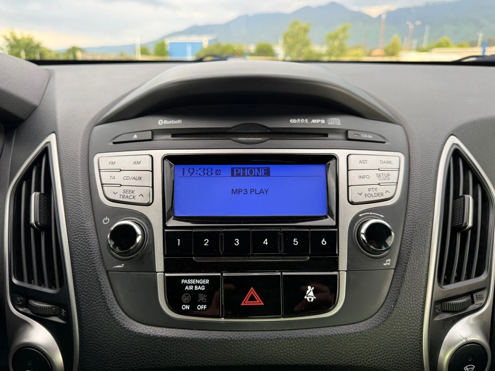 Hyundai IX35 2.0CRDi, снимка 12 - Автомобили и джипове - 55144943
