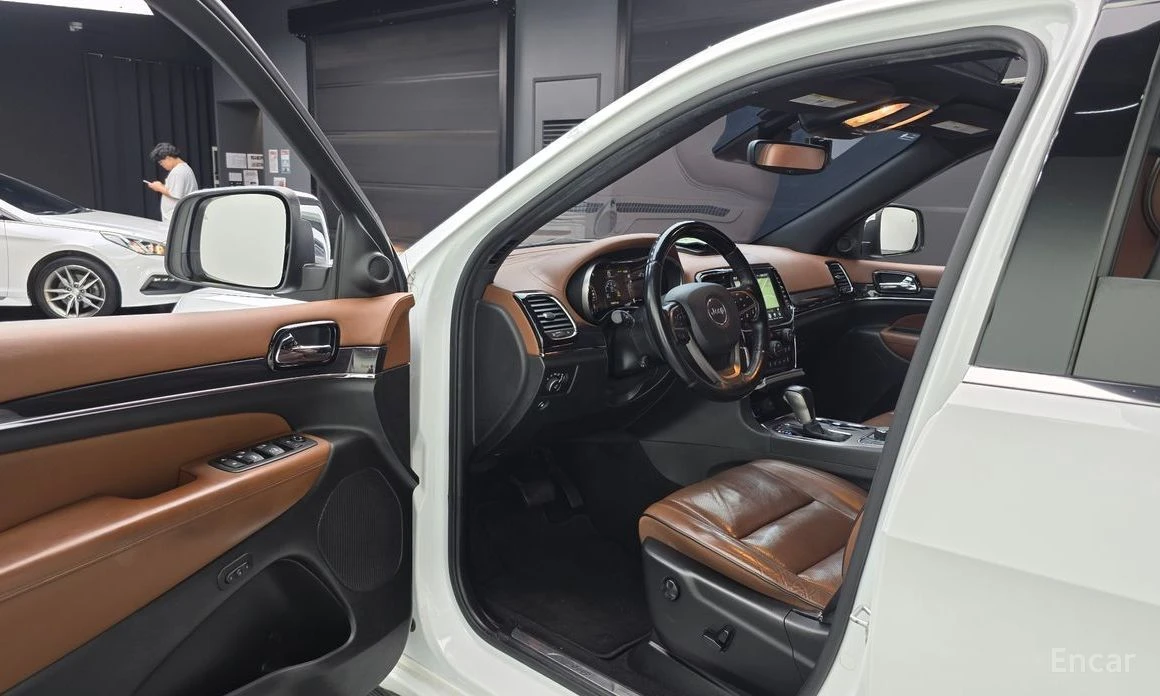 Jeep Grand cherokee, снимка 10 - Автомобили и джипове - 56460893