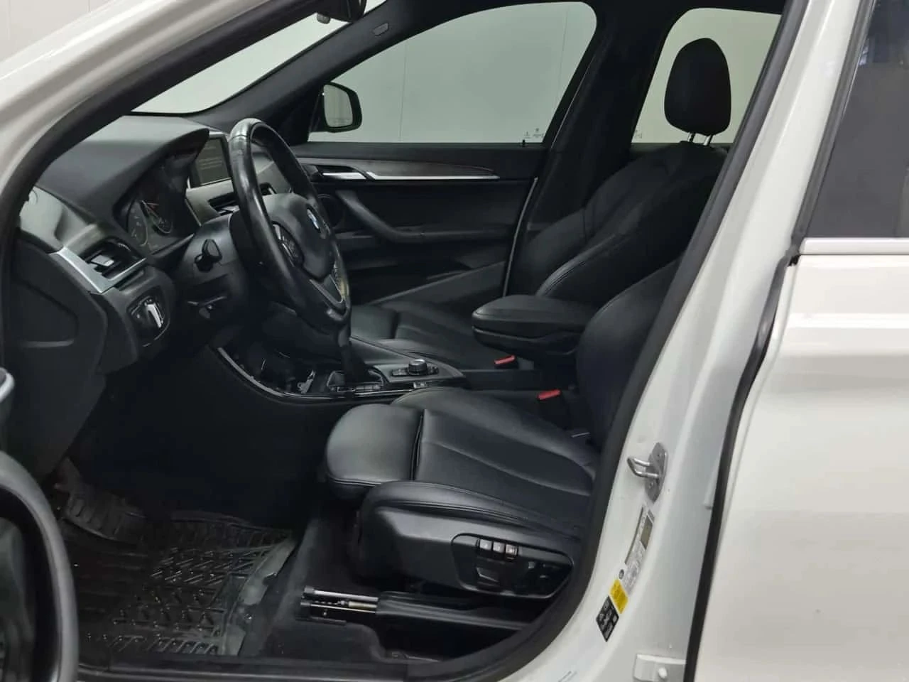 BMW X1, снимка 3 - Автомобили и джипове - 56686103