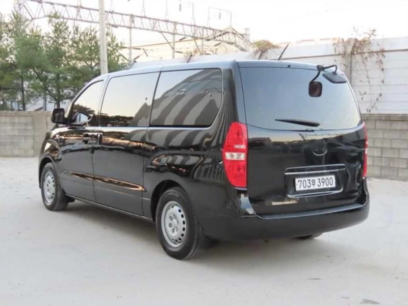 Hyundai H1  2.4 diesel , снимка 3 - Бусове и автобуси - 47457492