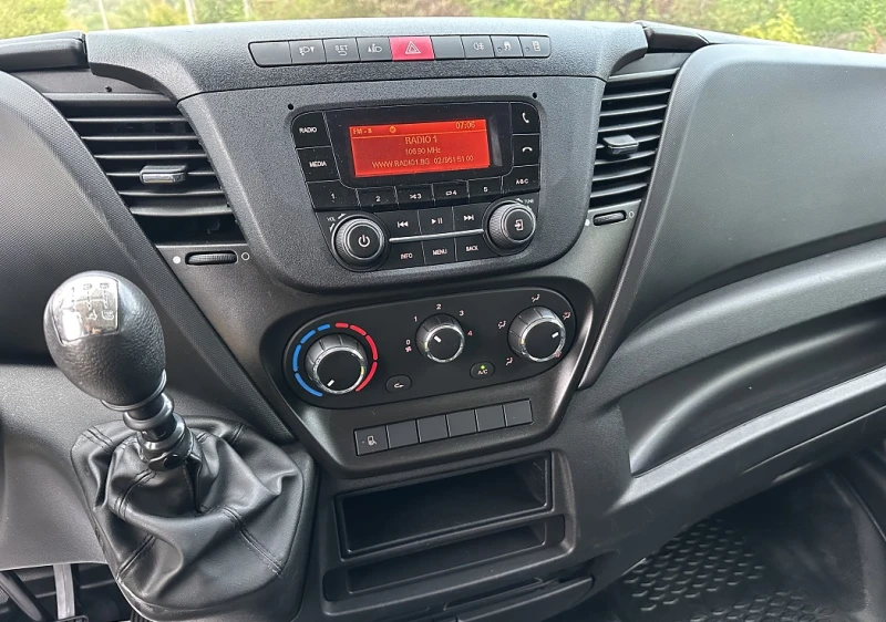 Iveco 35S18 3.0L* БОРД* ТЕРМО* КЛИМА* 4.10м Междуосие, снимка 12 - Бусове и автобуси - 51345606