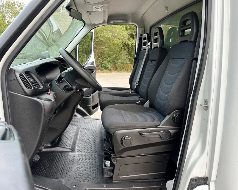 Iveco 35S18 3.0L* БОРД* ТЕРМО* КЛИМА* 4.10м Междуосие, снимка 9 - Бусове и автобуси - 51345606