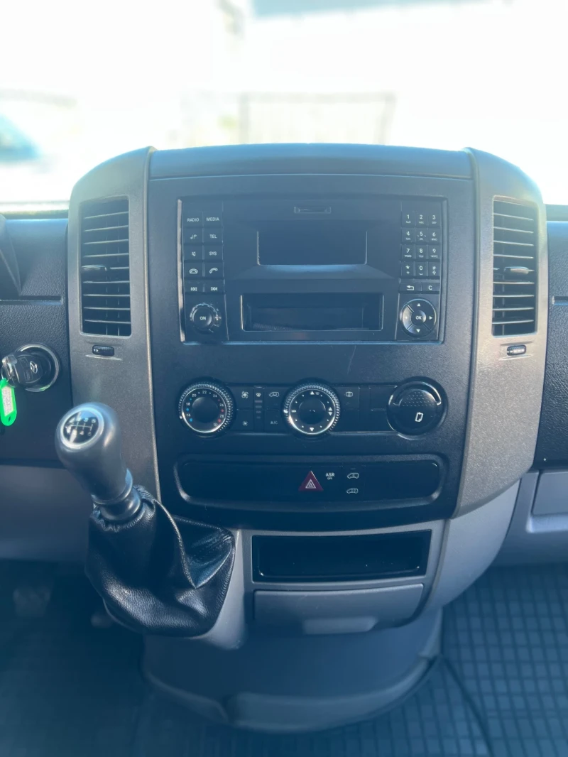 Mercedes-Benz Sprinter 316 316/ Климатроник / Автопилот / 3 листа ресори, снимка 16 - Бусове и автобуси - 51463167
