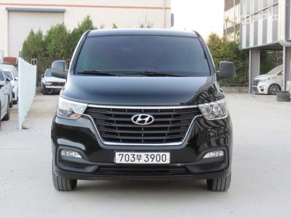 Hyundai H1  2.4 diesel  - изображение 2