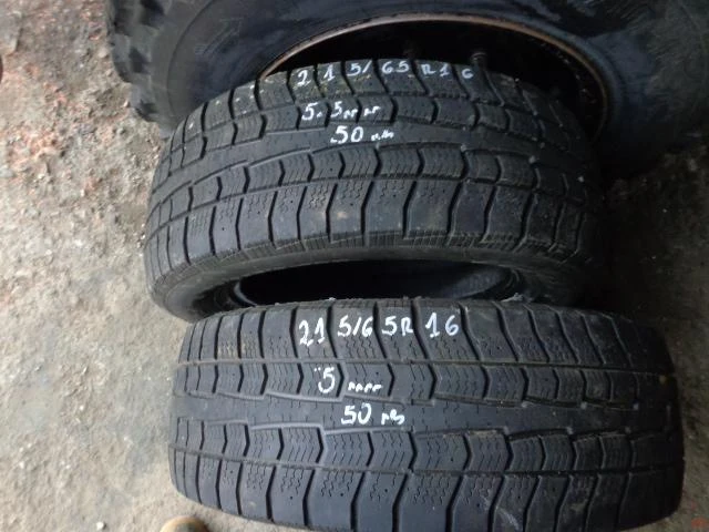 Гуми Зимни 215/65R16, снимка 2 - Гуми и джанти - 17597930