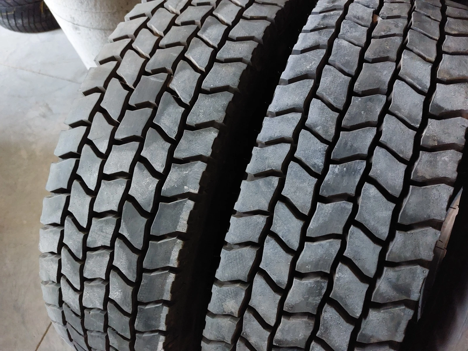 ���� 205/75R17.5 | Mobile.bg � ����������� 2