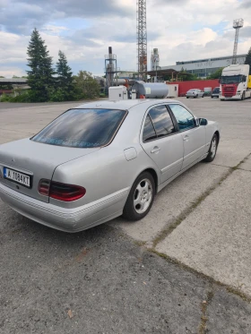 Mercedes-Benz E 270, снимка 13