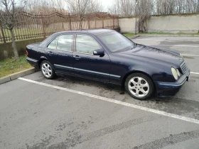 Mercedes-Benz E 200, снимка 4