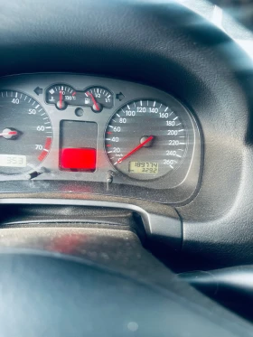 VW Golf 1.6i, Климатик, Бензин!Регистриран, всичко платено, снимка 8