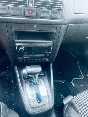 VW Golf 1.6i, Климатик, Бензин!Регистриран, всичко платено, снимка 9