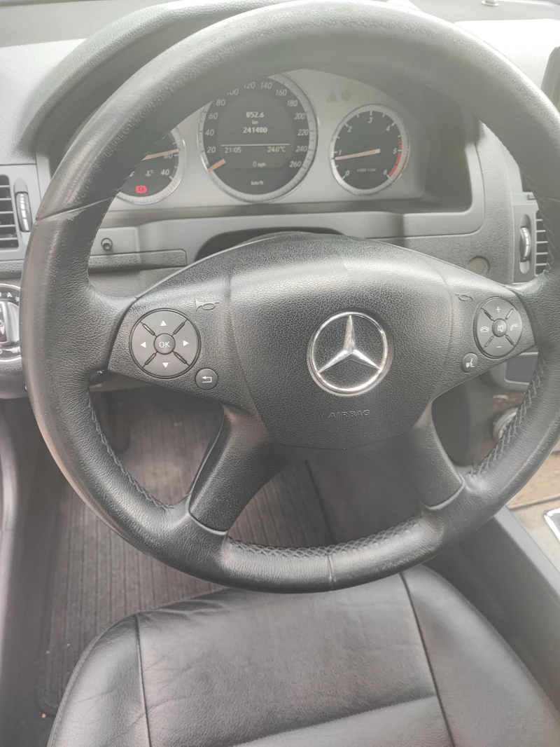 Mercedes-Benz C 220, снимка 7 - Автомобили и джипове - 48331005