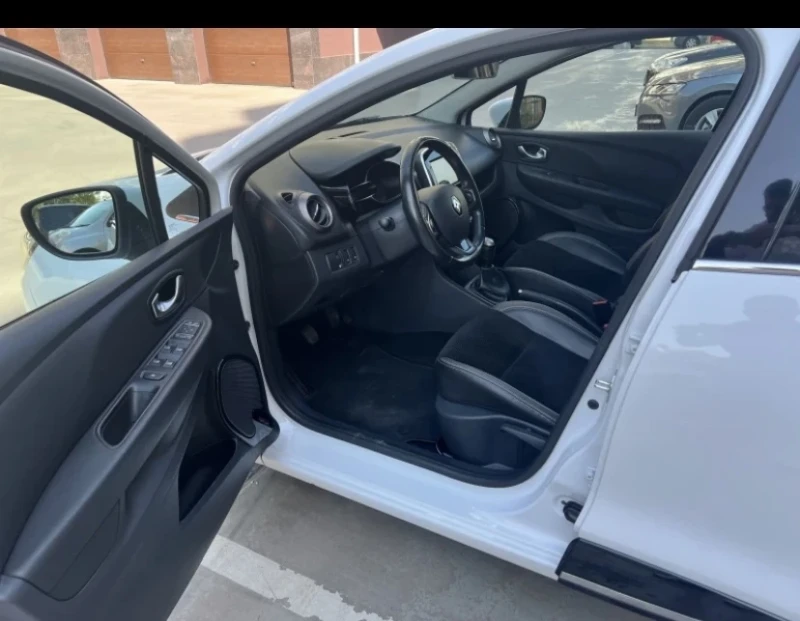 Renault Clio, снимка 8 - Автомобили и джипове - 51392912