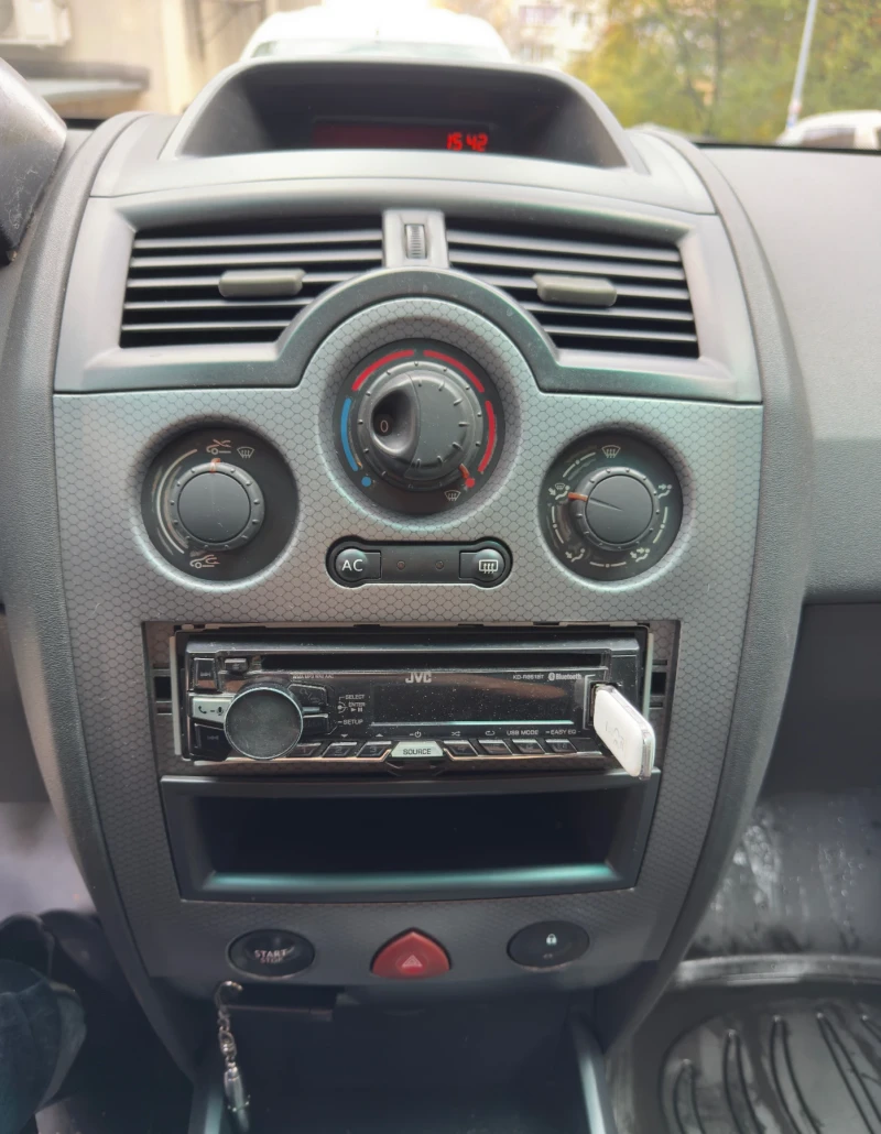 Renault Megane 1.5 DCI, снимка 5 - Автомобили и джипове - 52351407