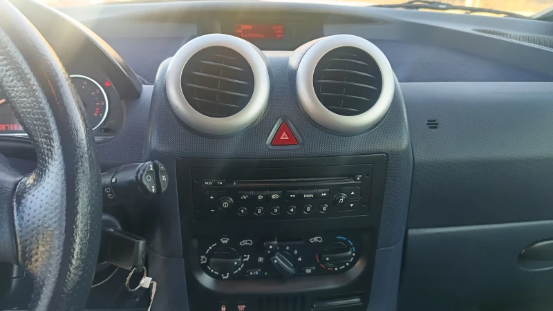 Peugeot 1007 1.4i Бензин 74к.с, снимка 12 - Автомобили и джипове - 51789775