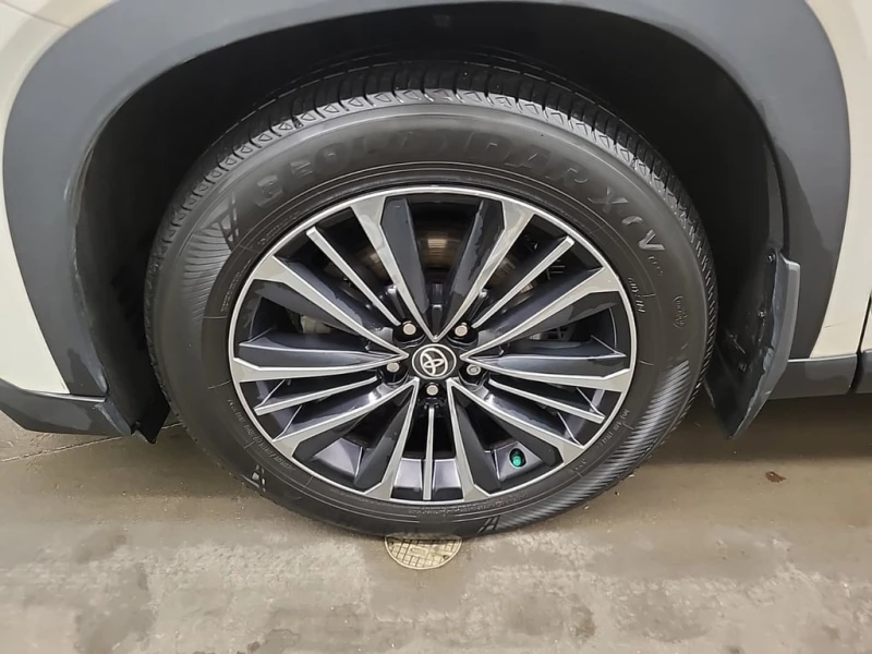 Toyota Grand Highlander * HYBRID PLATINUM * CARFAX * БЕЗ ПЪРВОНАЧАЛНА ВНОС, снимка 6 - Автомобили и джипове - 53125927