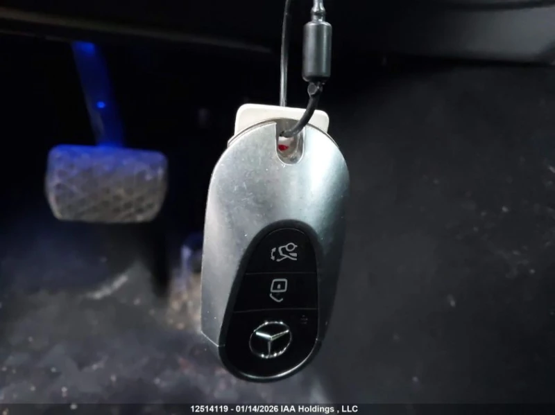 Mercedes-Benz C 300 4MATIC, снимка 12 - Автомобили и джипове - 53355361