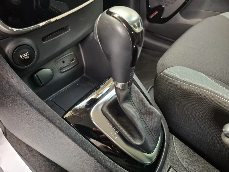 Renault Clio 1.2TCe* АВТОМАТИК* 104020к.м.* LED* EURO6* NAVI, снимка 12 - Автомобили и джипове - 53467678