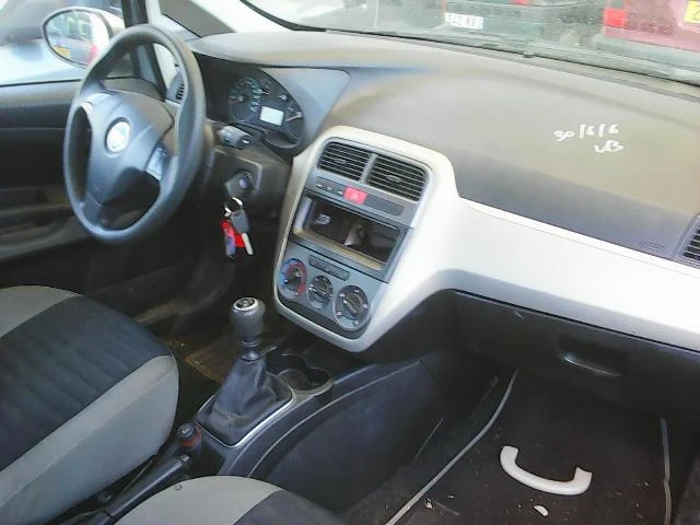 Fiat Punto Grande 1.2i/1.3MJet, снимка 7 - Автомобили и джипове - 12701053