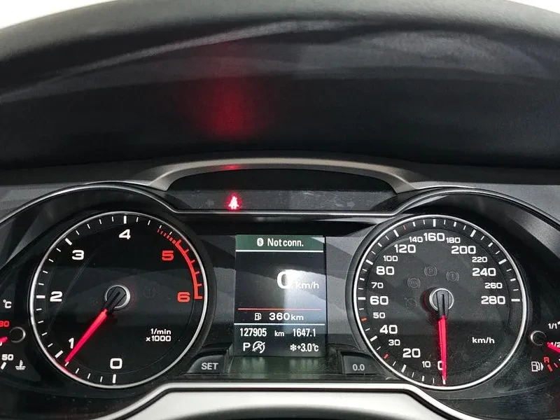 Audi A4 2.0 TDI Dynamic B8, снимка 8 - Автомобили и джипове - 53267379