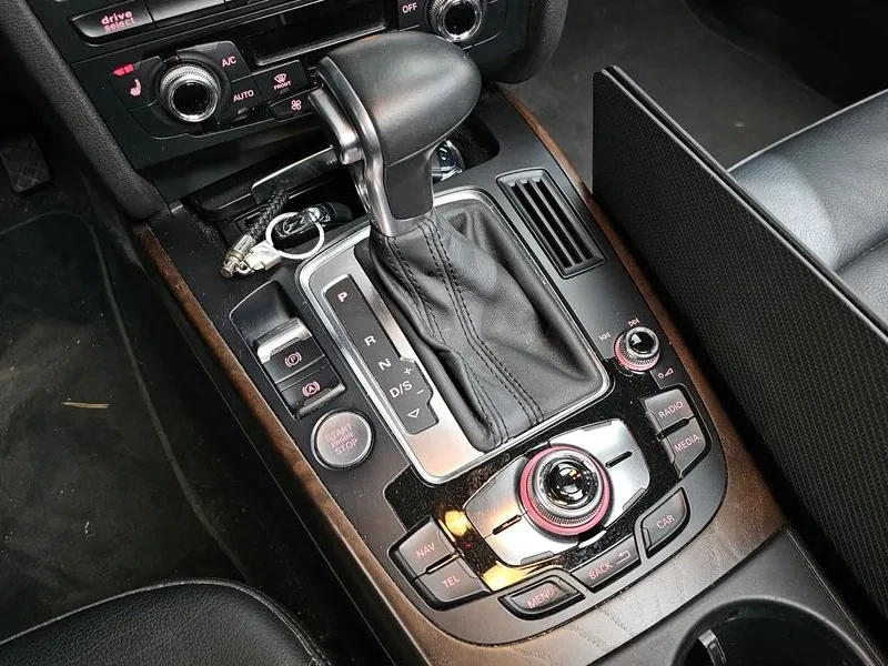 Audi A4 2.0 TDI Dynamic B8, снимка 9 - Автомобили и джипове - 53267379