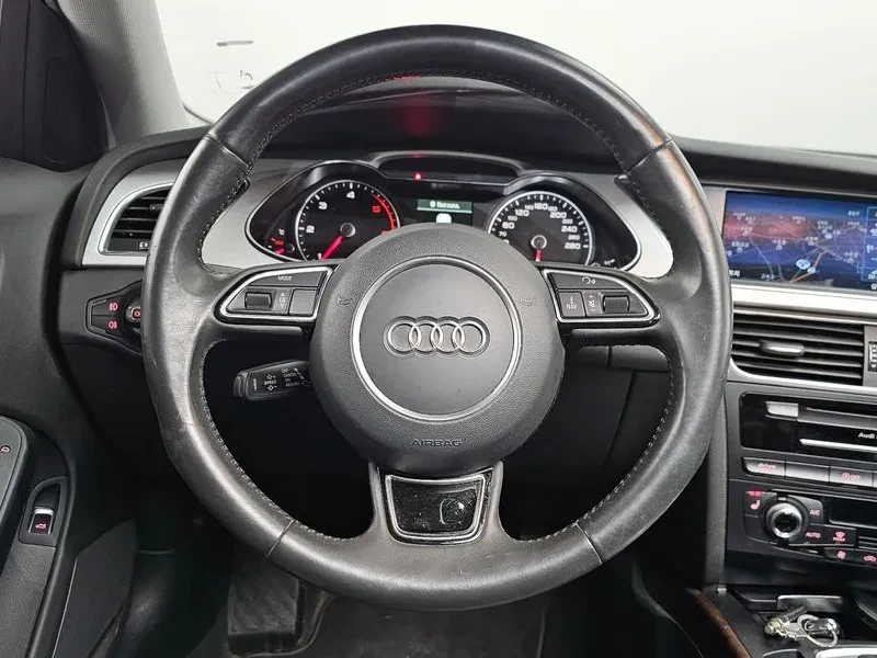 Audi A4 2.0 TDI Dynamic B8, снимка 13 - Автомобили и джипове - 53267379