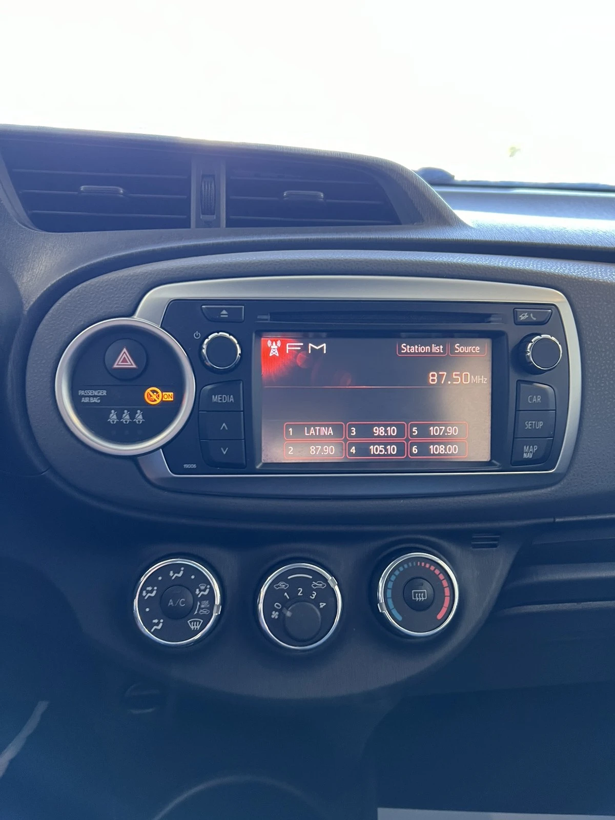 Toyota Yaris 1.4D4D  NAVI - изображение 9