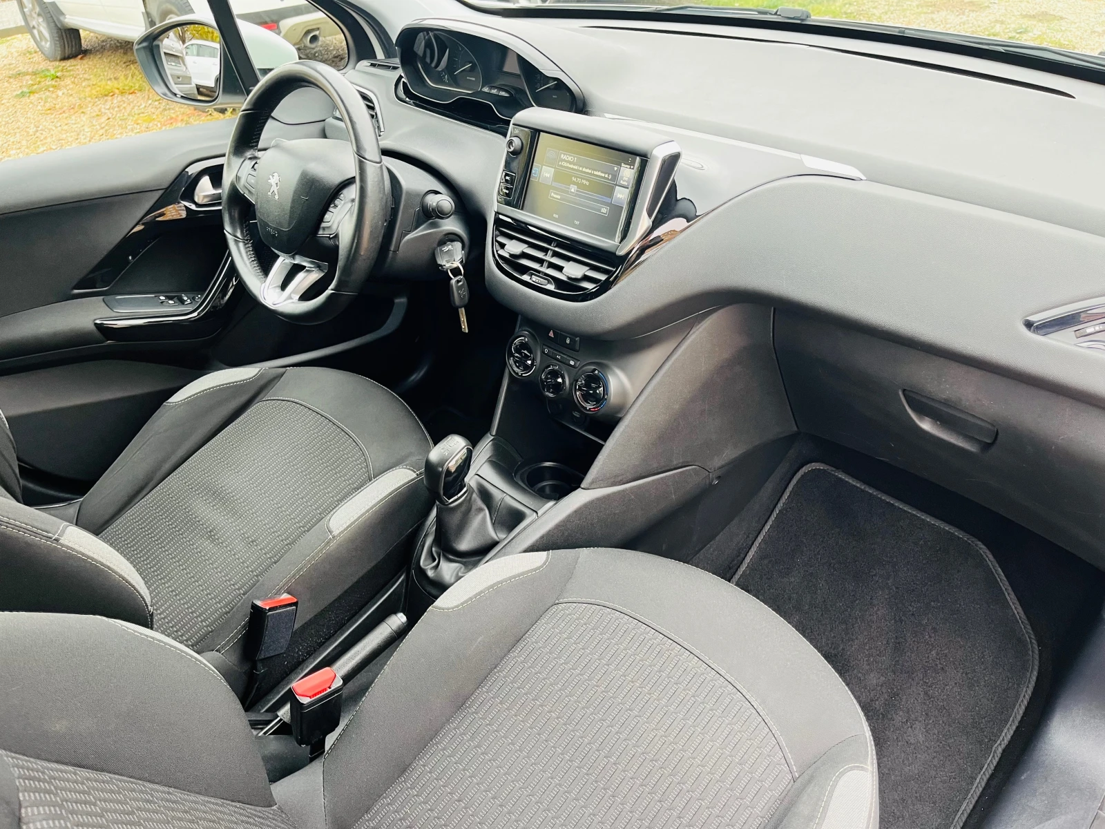 Peugeot 208 1.2i КАТО НОВА | Mobile.bg — изображение 13