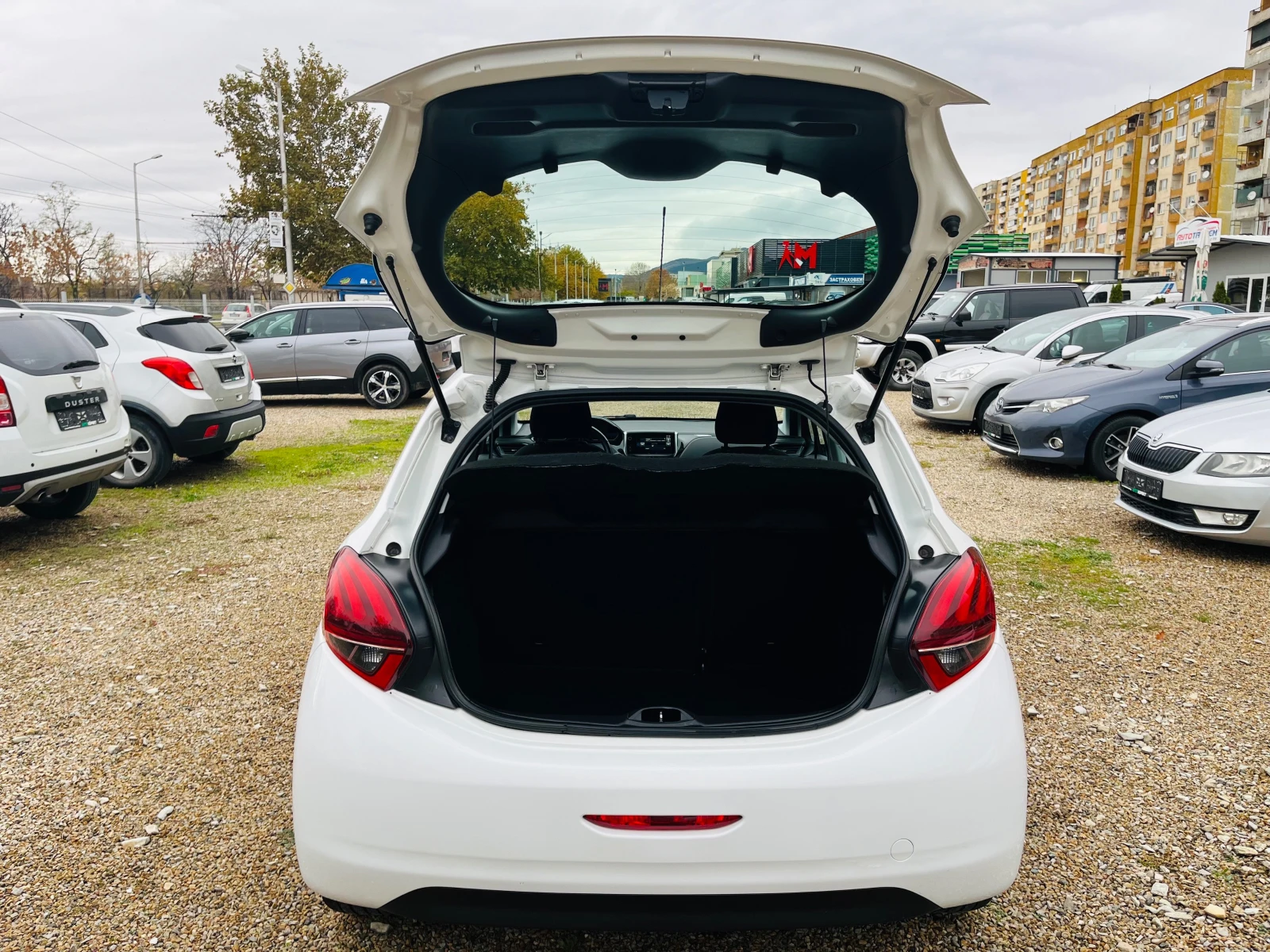 Peugeot 208 1.2i КАТО НОВА | Mobile.bg — изображение 15