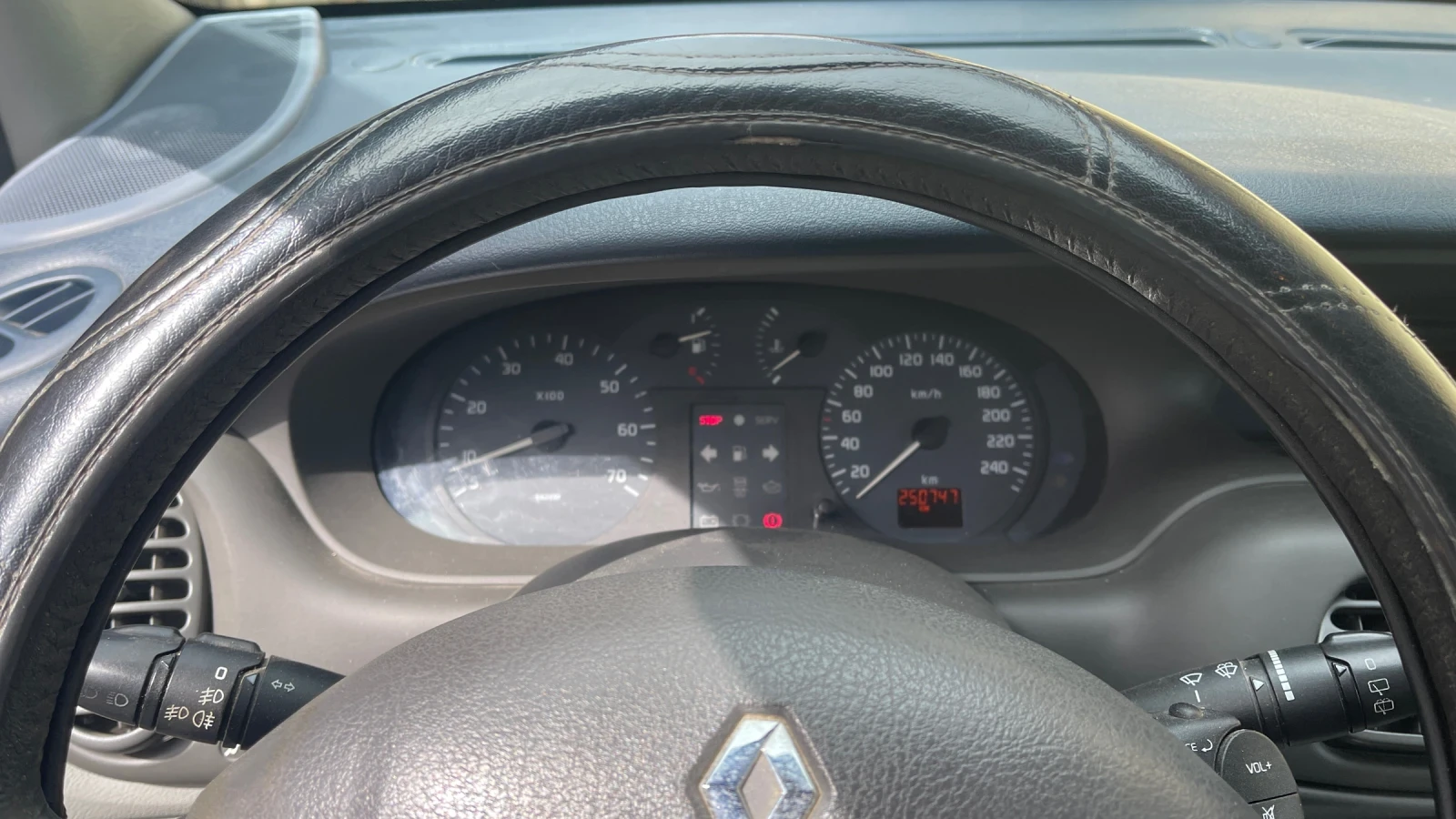 Renault Megane Scenic 1.6i - изображение 7