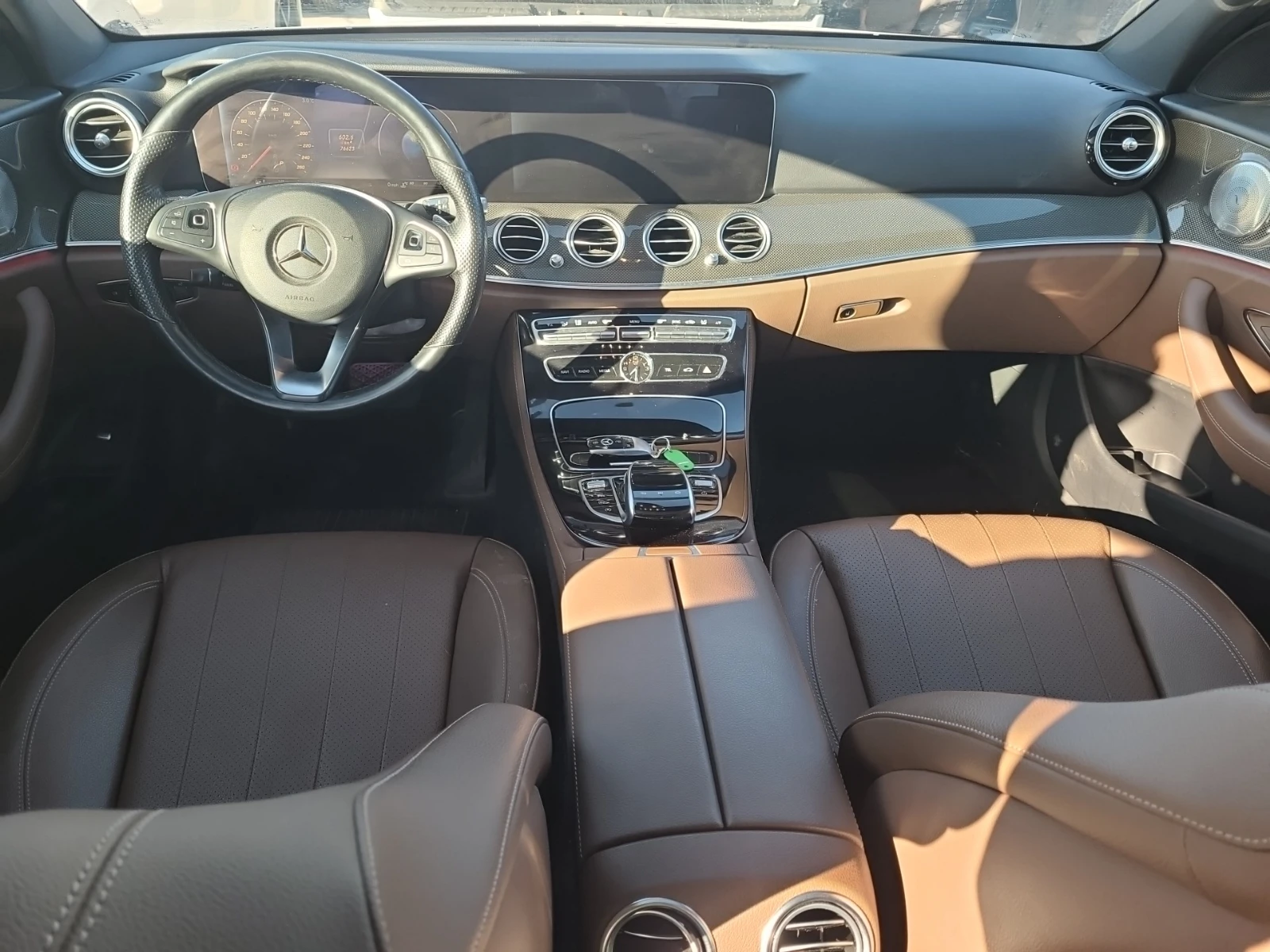 Mercedes-Benz E 300 * CARFAX* ОПЦИЯ ЗА ФИНАНСИРАНЕ*  - изображение 6
