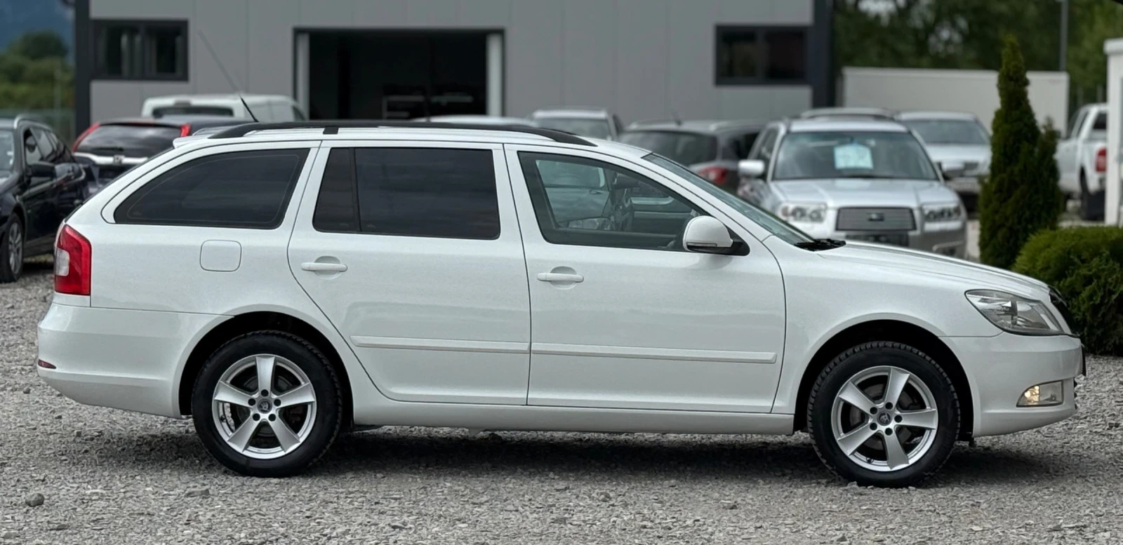 Skoda Octavia 1.6TDi 105кс * 4х4* * Климатроник*  - изображение 8