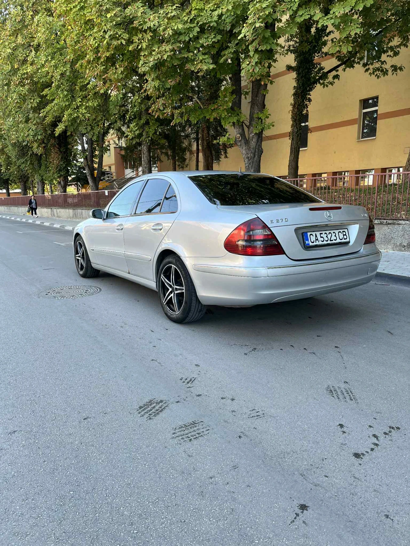 Mercedes-Benz E 270 2.7 CDI 2002 - изображение 3