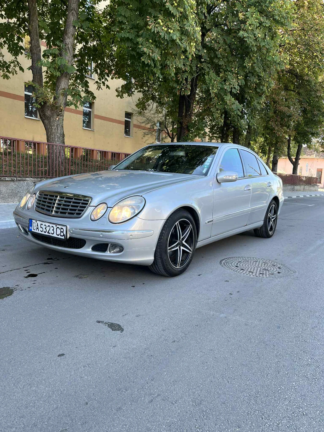 Mercedes-Benz E 270 2.7 CDI 2002 - изображение 2