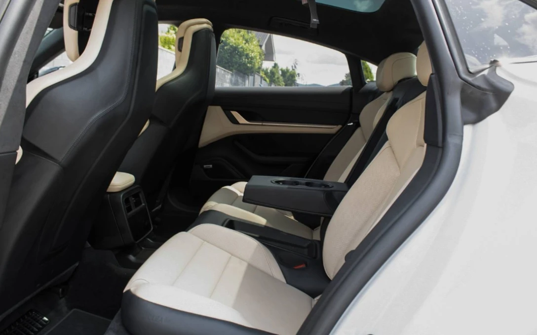 Porsche Taycan Turbo Sport Chrono Plus - изображение 9