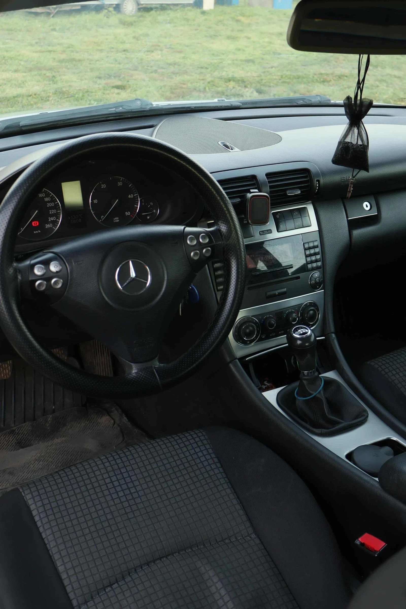 Mercedes-Benz C 200, снимка 11 - Автомобили и джипове - 53839849