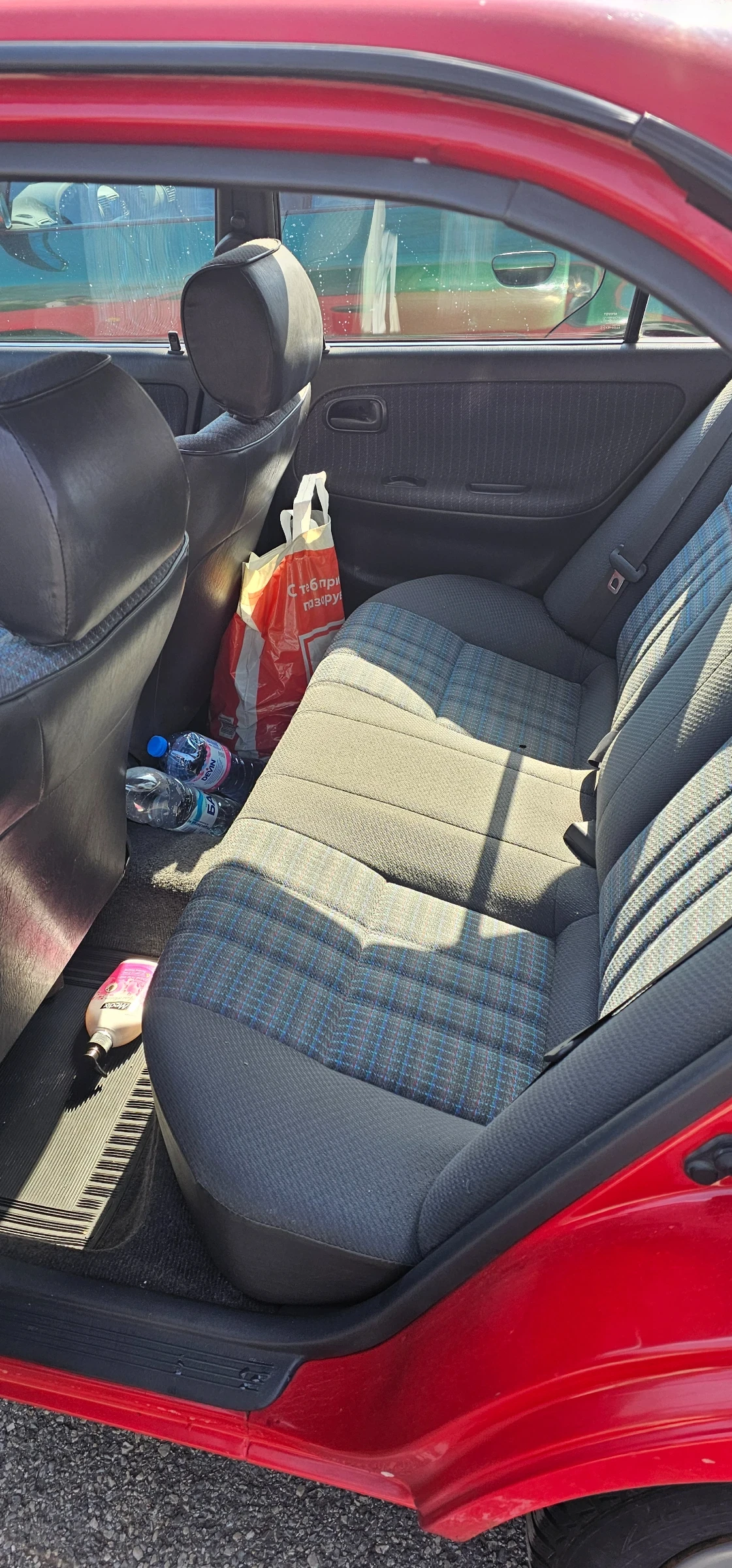 Toyota Corolla 1.6, снимка 8 - Автомобили и джипове - 53862904