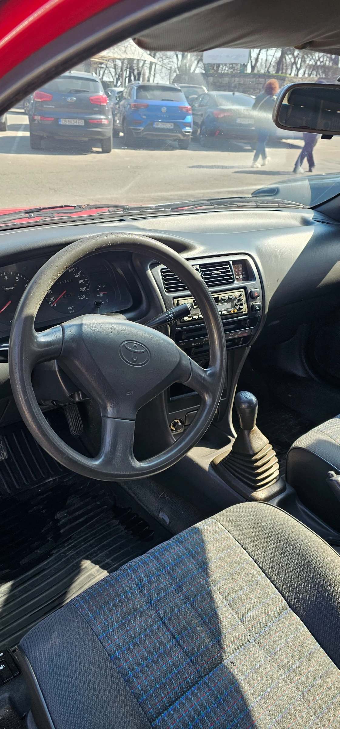 Toyota Corolla 1.6, снимка 9 - Автомобили и джипове - 53862904