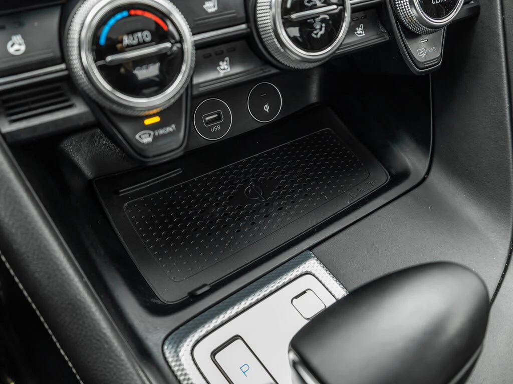 Genesis G70 2.0T Advanced AWD, снимка 17 - Автомобили и джипове - 54598530