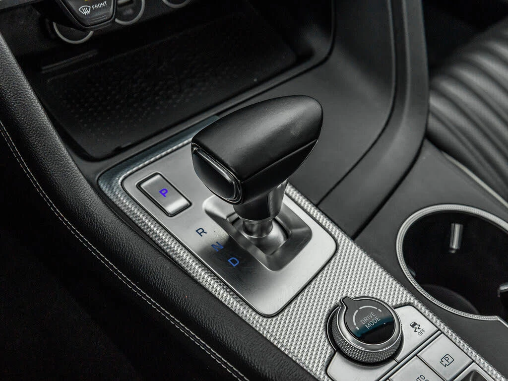 Genesis G70 2.0T Advanced AWD, снимка 15 - Автомобили и джипове - 54598530
