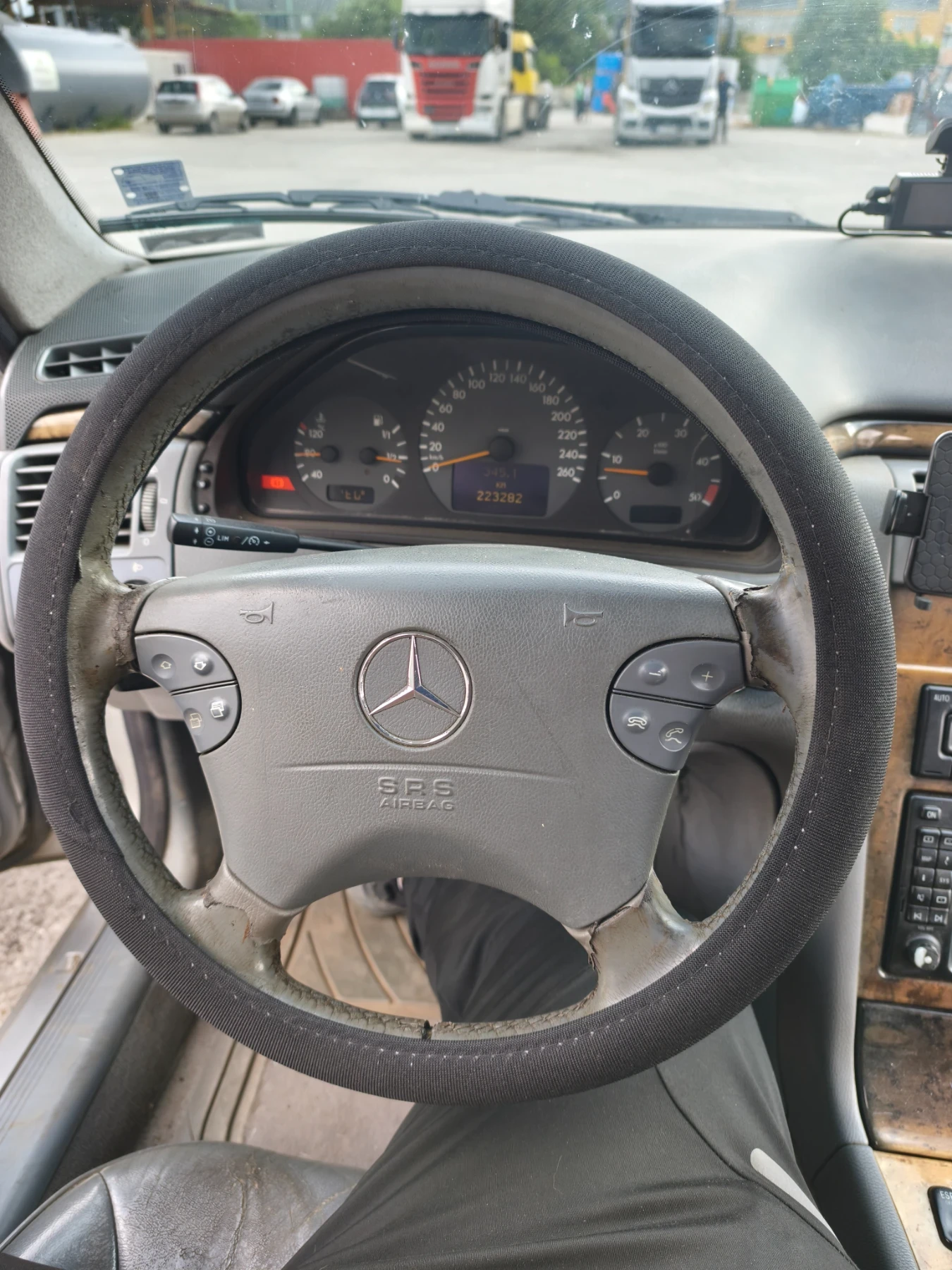 Mercedes-Benz E 270, снимка 3 - Автомобили и джипове - 54625251