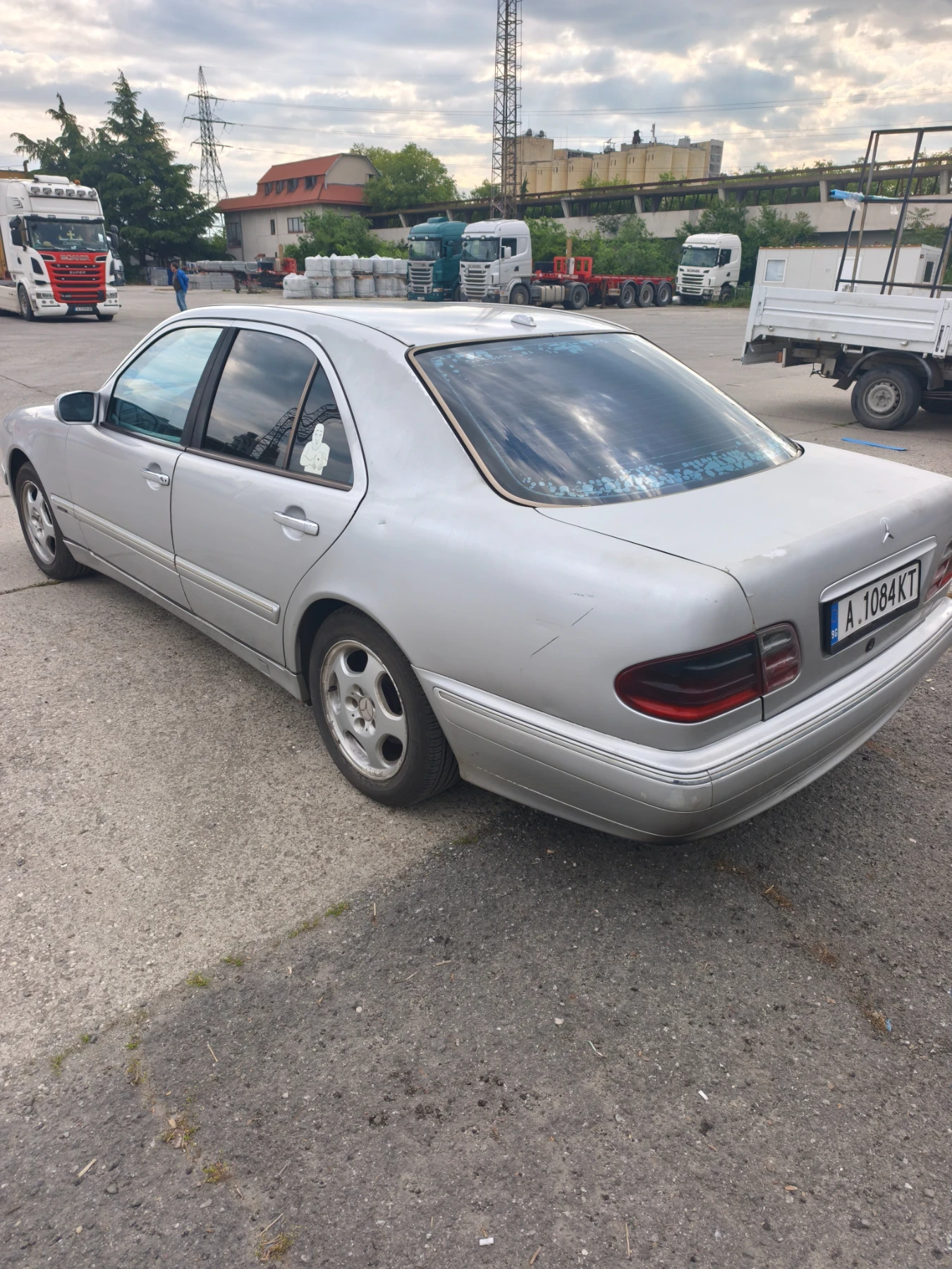 Mercedes-Benz E 270, снимка 15 - Автомобили и джипове - 54625251