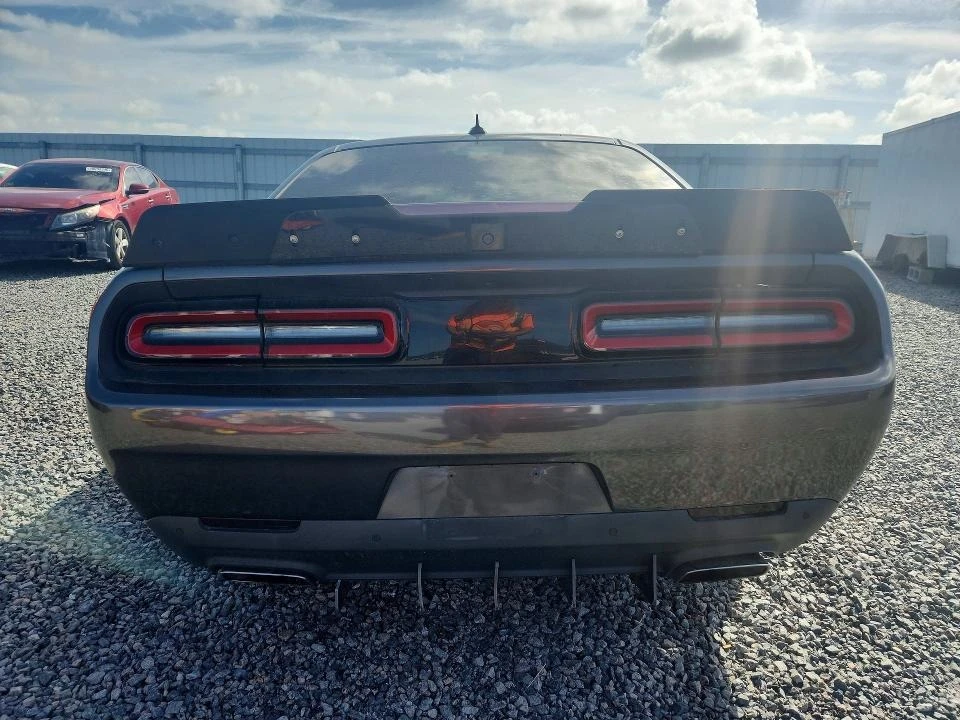Dodge Challenger, снимка 6 - Автомобили и джипове - 54697822