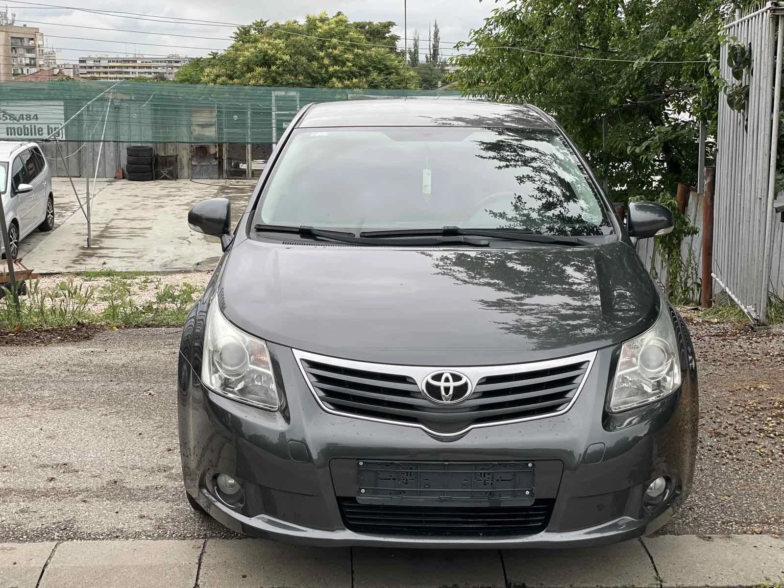 Toyota Avensis 2.0D-4D, 125кс, 2010г, ИТАЛИЯ, снимка 2 - Автомобили и джипове - 54885621